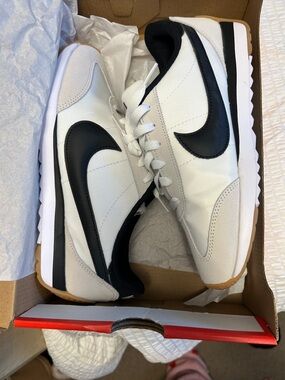 Nike White and Black Retro Runner Sneakers